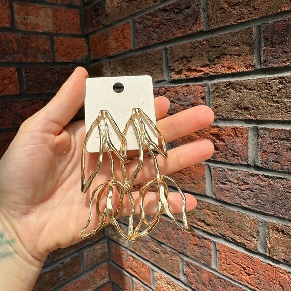 Gold Flower Tulip Earrings - Picture 9 of 13